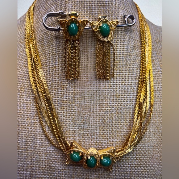 Jewelry - Peking glass statement 18” necklace and 2” earrings!